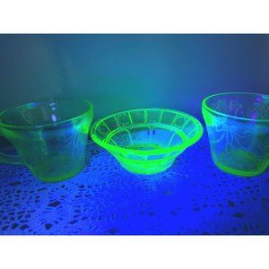Vintage Green Uranium glass 2 Teacups 1 berry bowl Etched floral